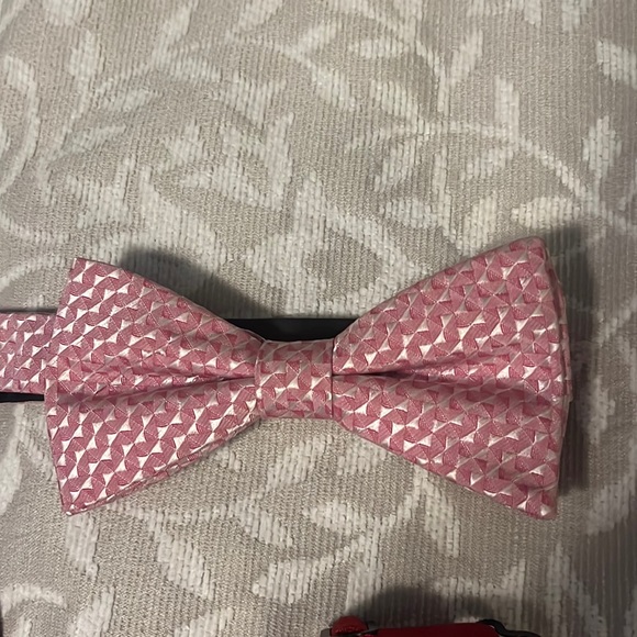 Bow ties - Picture 2 of 5